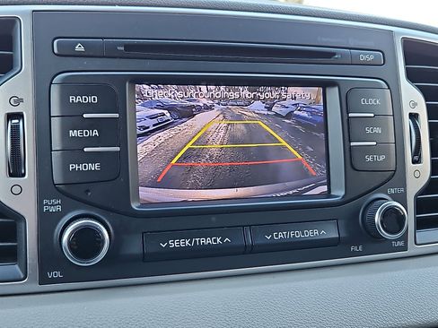 Used 2018 Kia Sportage LX image 19