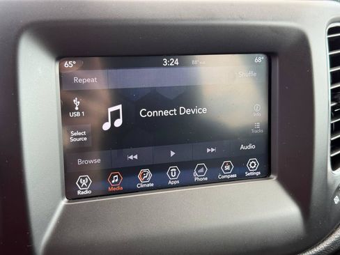 Used 2018 Jeep Compass Latitude w/ Popular Equipment Group AWD/4WD image 31