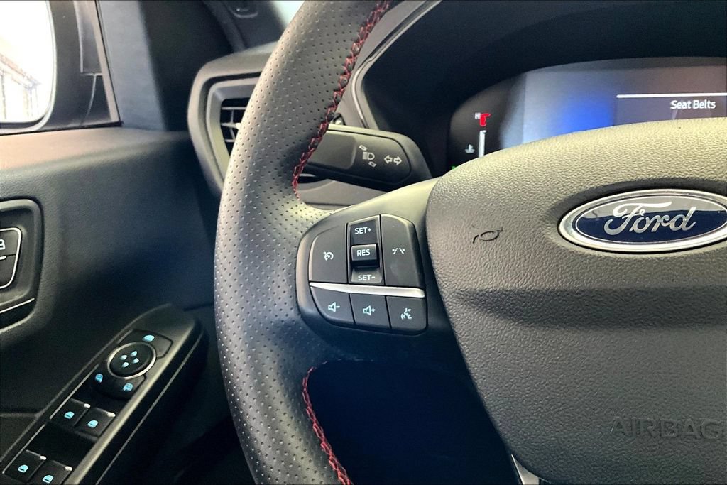Used 2025 Ford Escape ST-Line FWD image 12