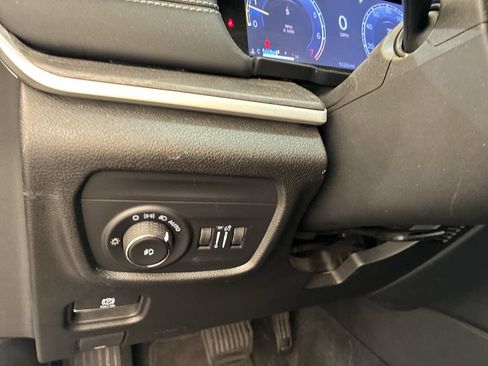 Used 2022 Jeep Grand Cherokee L Limited AWD/4WD image 21