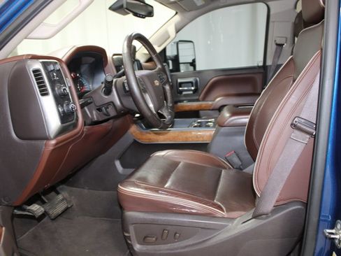 Used 2019 Chevrolet Silverado 2500 High Country w/ Duramax Plus Package AWD/4WD image 34