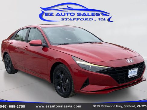 Used 2022 Hyundai Elantra SEL FWD image 3