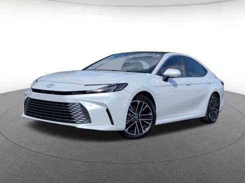 Used 2025 Toyota Camry XLE w/ Premium Plus Package FWD image 1