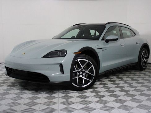 Certified 2025 Porsche Taycan 4 Cross Turismo image 33
