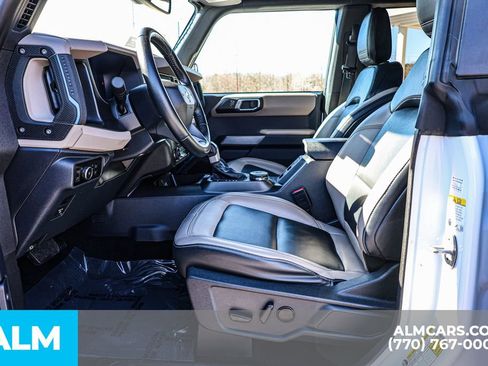 Used 2023 Ford Bronco Wildtrak image 19