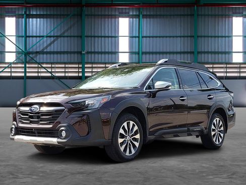Used 2025 Subaru Outback Touring XT AWD/4WD image 1