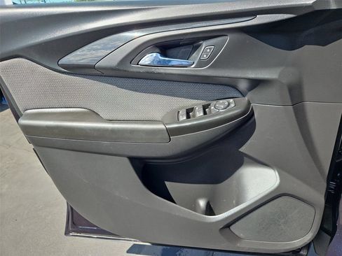 Certified 2021 Chevrolet TrailBlazer LT w/ Premium Seating Package FWD image 14