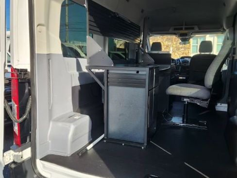 Used 2018 Ford Transit 150 XLT image 5