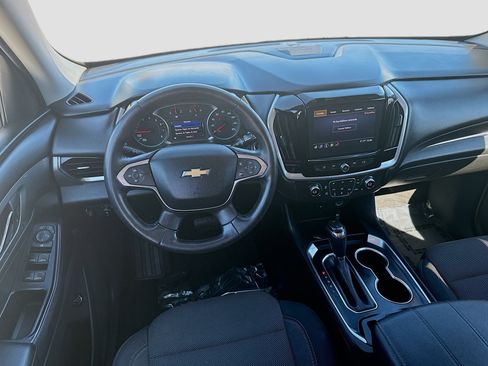 Used 2020 Chevrolet Traverse LT image 20