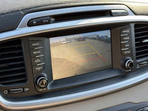 Used 2018 Kia Sorento LX image 22