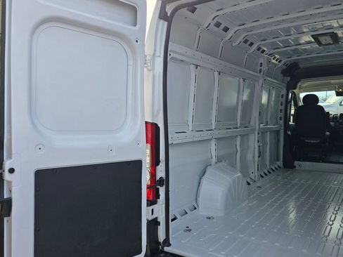 Used 2025 RAM ProMaster 3500 w/ Convenience Group image 10