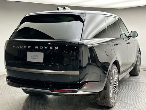 New 2026 Land Rover Range Rover SE image 3