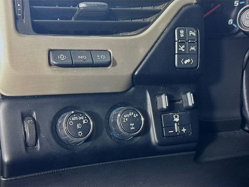 Used 2018 GMC Yukon Denali w/ Denali Ultimate Package image 11