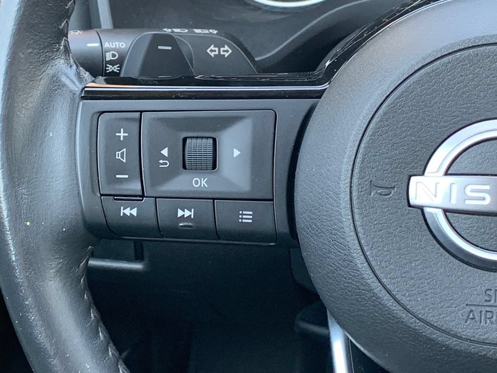 Used 2023 Nissan Rogue SL FWD image 13