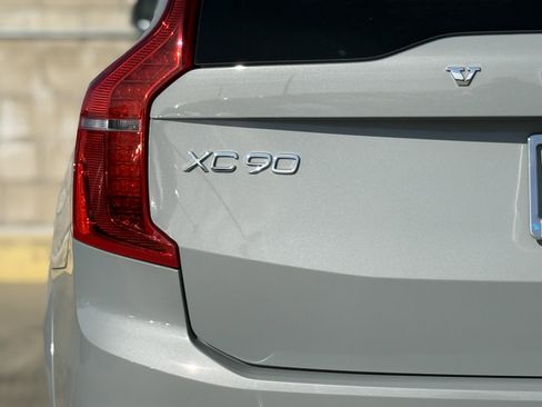 Used 2024 Volvo XC90 B5 Plus image 13