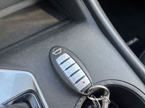 Used 2025 Nissan Altima 2.5 SV image 21