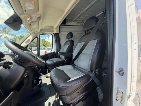 Used 2025 RAM ProMaster 2500 w/ Convenience Group FWD image 13