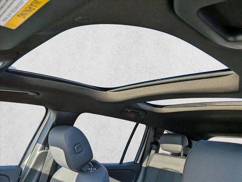 New 2026 Mercedes-Benz GLB 250 4MATIC image 14