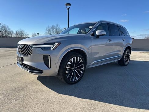 Certified 2025 Volvo XC90 B6 Plus image 4