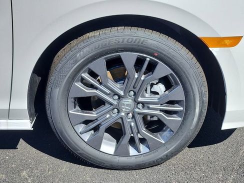 New 2026 Honda Odyssey Touring image 8