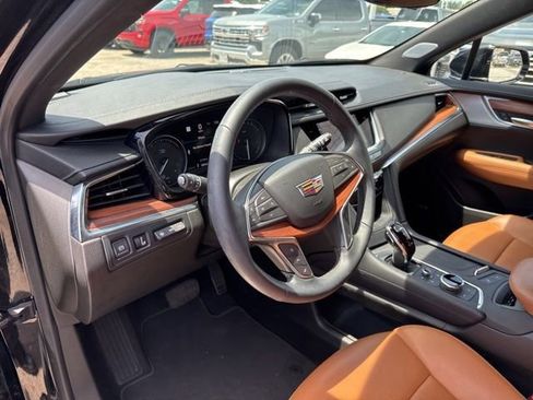 Used 2025 Cadillac XT5 Premium Luxury w/ Technology Package FWD image 13