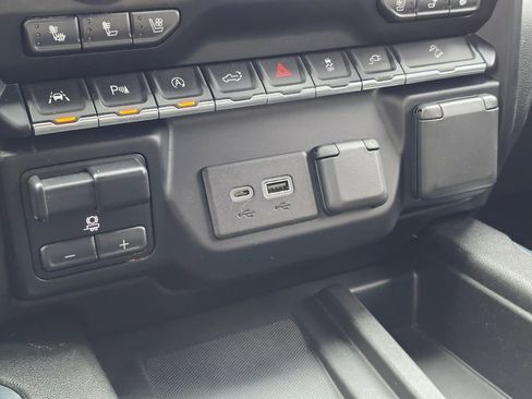 Used 2020 GMC Sierra 1500 AT4 w/ AT4 Carbonpro Edition image 34