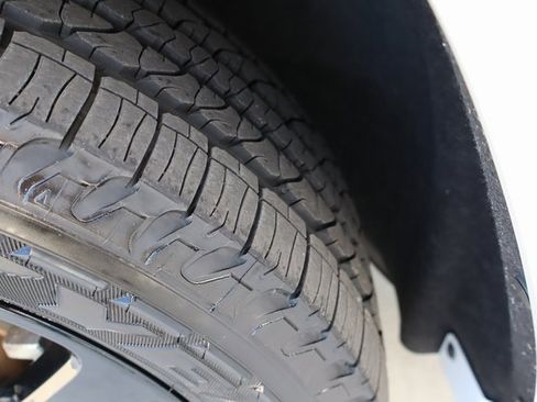 Used 2021 Jeep Grand Cherokee Laredo X image 44