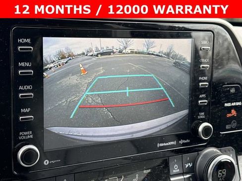 Used 2022 Toyota Highlander XLE image 21