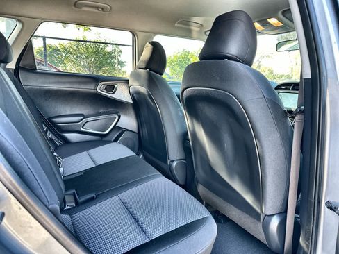 Used 2022 Kia Soul LX w/ Technology Package image 18