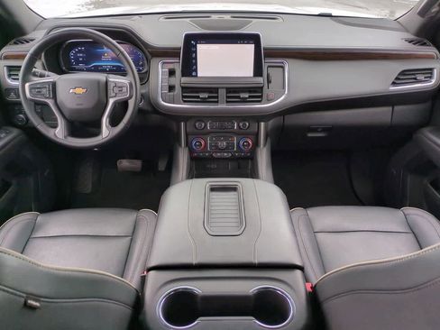 Used 2023 Chevrolet Suburban Premier image 14