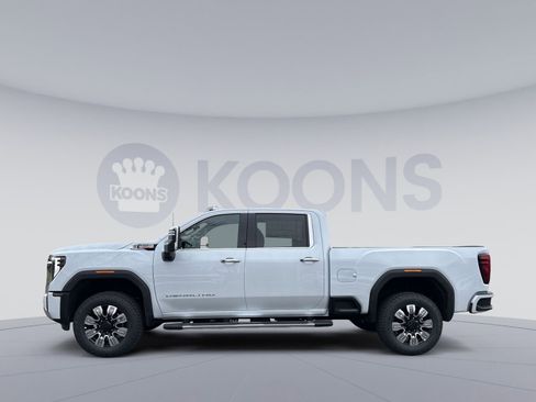 New 2026 GMC Sierra 3500 Denali w/ Denali Reserve Package image 2