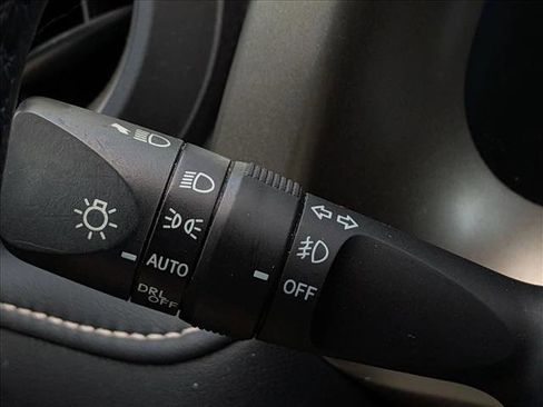Used 2015 Toyota RAV4 Limited w/ Technology Package AWD/4WD image 9