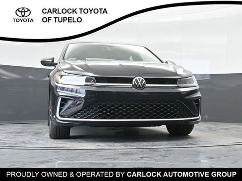 Used 2025 Volkswagen Jetta SE w/ Sunroof Package image 40