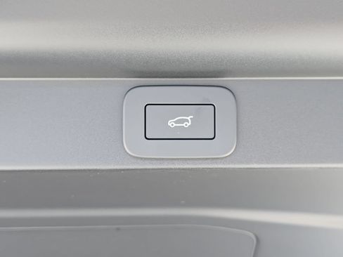 New 2026 Land Rover Range Rover SE AWD/4WD image 13