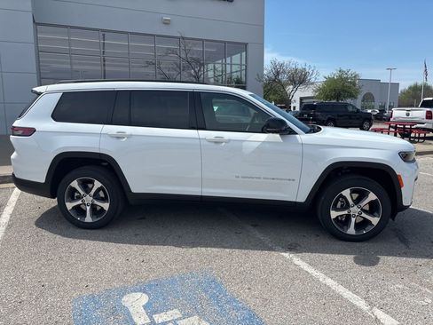New 2026 Jeep Grand Cherokee L Limited AWD/4WD image 33
