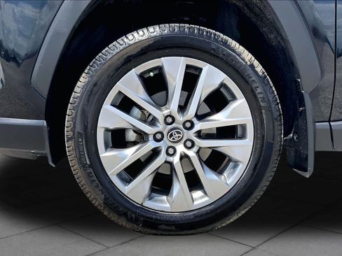 Used 2023 Toyota RAV4 XLE Premium FWD image 11