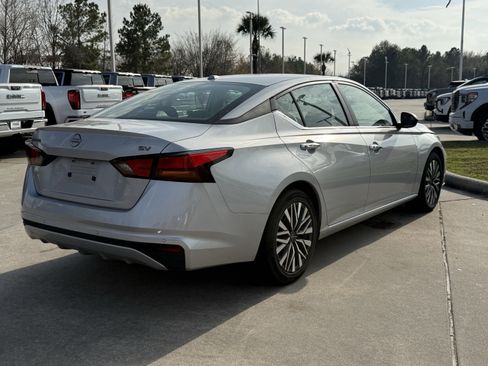 Used 2024 Nissan Altima 2.5 SV image 5