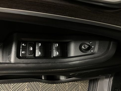 Used 2022 Jeep Grand Cherokee Limited AWD/4WD image 21