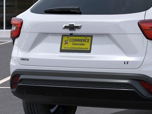 New 2026 Chevrolet Trax LT w/ Midnight Edition FWD image 15