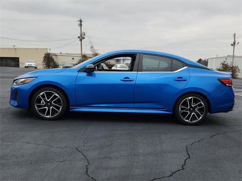 Certified 2025 Nissan Sentra SR w/ SR Premium Package image 6