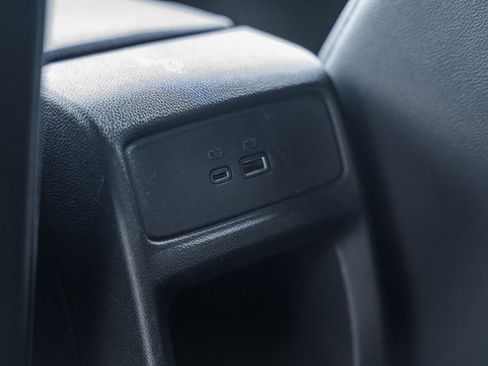 Used 2025 Chevrolet Trax LT w/ LT Convenience Package image 29