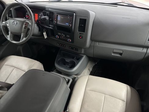 Used 2021 Nissan NV 3500 SL image 11