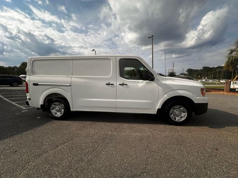 Used 2015 Nissan NV 2500 SV image 45