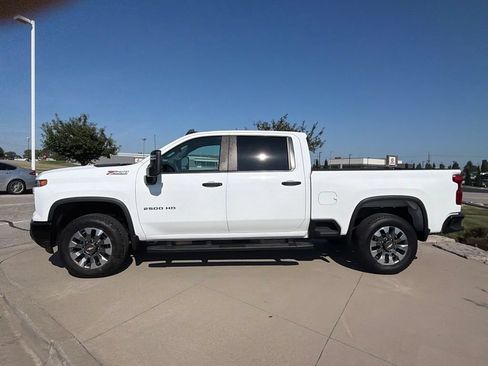 Used 2024 Chevrolet Silverado 2500 Custom w/ Custom Value Package AWD/4WD image 5