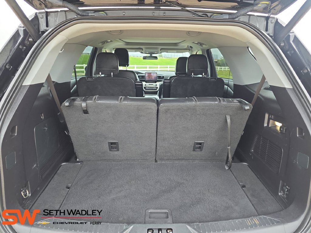 Used 2021 Ford Explorer XLT w/ Equipment Group 202A AWD/4WD image 13