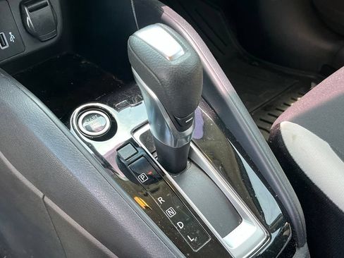 Used 2020 Nissan Versa SV FWD image 17