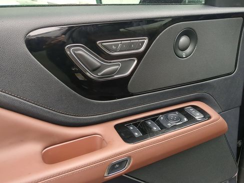 New 2026 Lincoln Aviator Reserve w/ Jet Appearance Package RWD image 12
