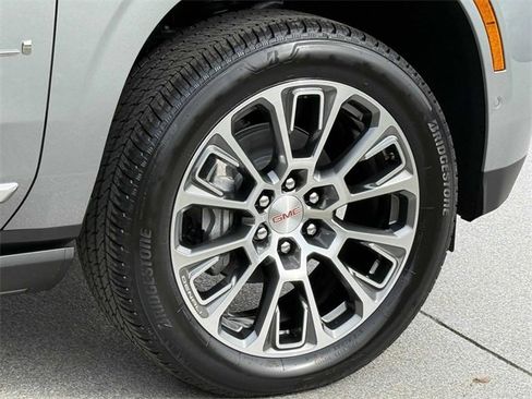 New 2026 GMC Yukon XL Denali w/ Denali Reserve Package image 14