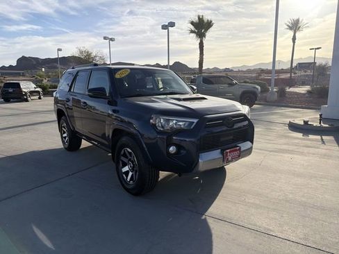 Used 2020 Toyota 4Runner TRD Off-Road Premium image 3
