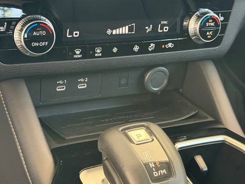 Used 2025 Mitsubishi Outlander SE FWD image 49